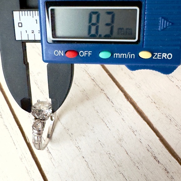 Vintage 925 Sterling Silver 3 Stone Ring - Picture 7 of 8